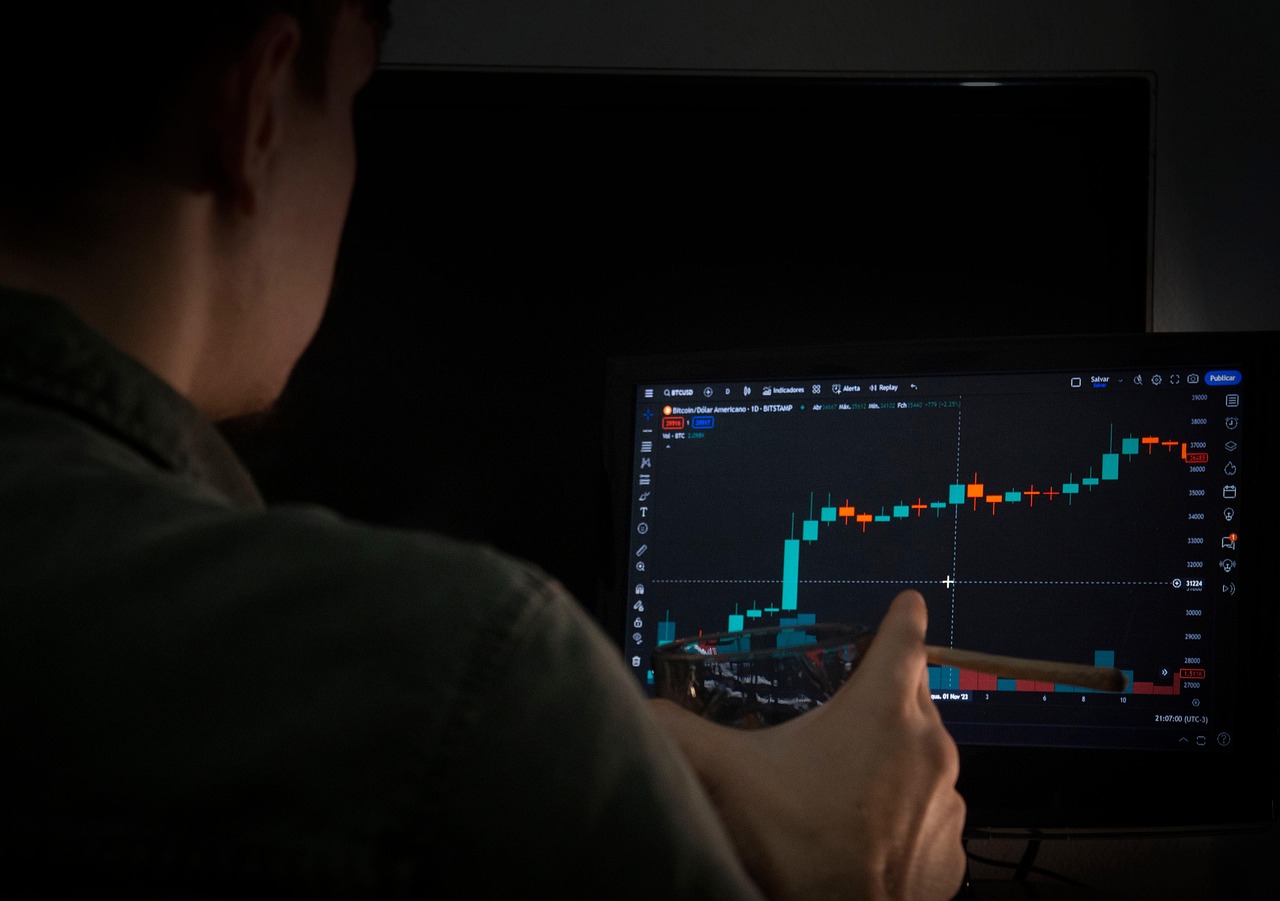 heros-img man, drinking, whiskey, brandy, liquor, smoking, tobacco, cigarette, addiction, habit, cryptocurrency, bitcoin, crypto, technology, digital, virtual, finance, altcoin, investment, computer, success, graphics, economy, forex, entrepreneur, altcoin, forex, forex, forex, forex, forex